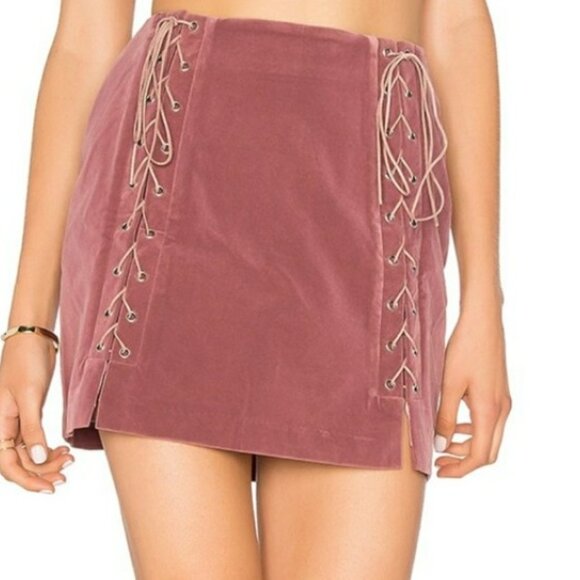 New anthropologie, Endless Rose Mauve lace up velvet mini skirt - size  Small - Picture 4 of 10